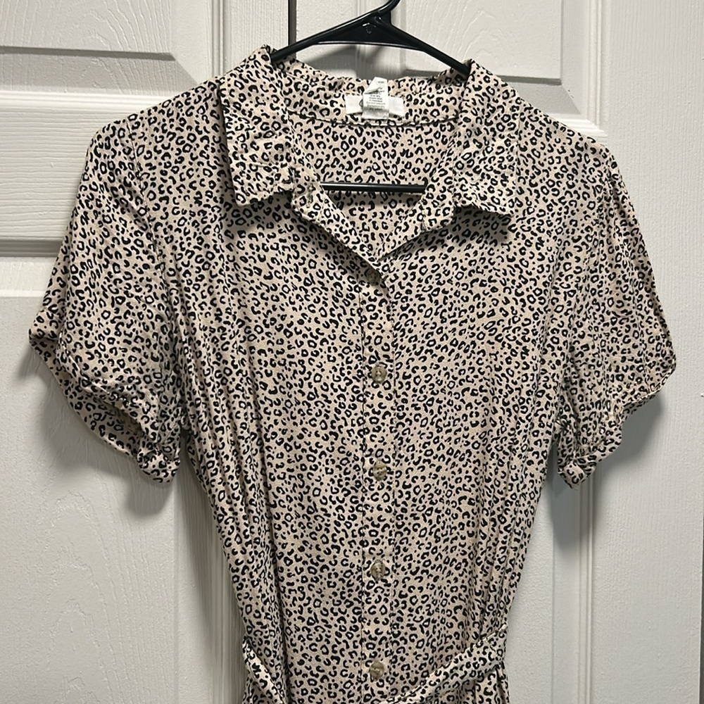 Japna Cheetah Print Short Sleeve Button-Up Shift Dress with Tie at Waist Size M - Picture 3 of 5